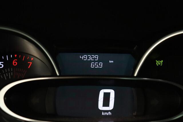 Renault CLIO 0.9 TCe Intens | Climate control | Parkeersensor | LED | Navigatie | Half leder | DAB |