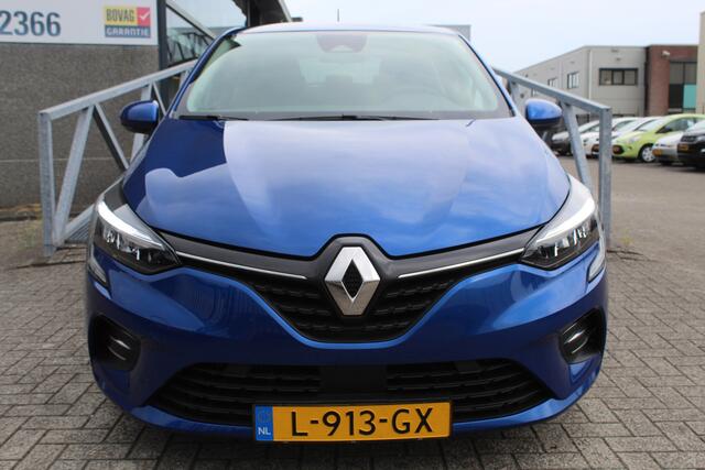 Renault CLIO 1.0 TCe Zen Lage kilometerstand!!/Airco/Cruise control/Parkeersensoren/Apple carplay/Lane assist/Actief remmen/Verkeersbord herkenning/Multifunctioneel stuurwiel/Spraakbediening/16" Lichtmetalen velgen.
