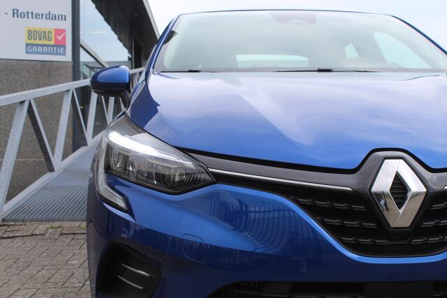 Renault CLIO 1.0 TCe Zen Lage kilometerstand!!/Airco/Cruise control/Parkeersensoren/Apple carplay/Lane assist/Actief remmen/Verkeersbord herkenning/Multifunctioneel stuurwiel/Spraakbediening/16" Lichtmetalen velgen.