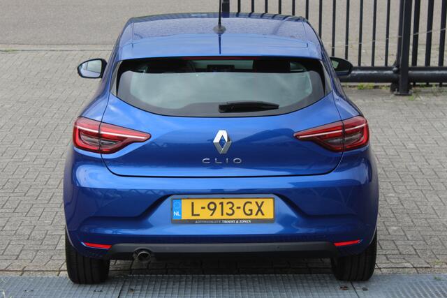 Renault CLIO 1.0 TCe Zen Lage kilometerstand!!/Airco/Cruise control/Parkeersensoren/Apple carplay/Lane assist/Actief remmen/Verkeersbord herkenning/Multifunctioneel stuurwiel/Spraakbediening/16" Lichtmetalen velgen.
