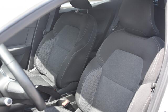 Renault CLIO 1.0 TCE ZEN / CARPLAY / NVAI / CRUISE CONTROL