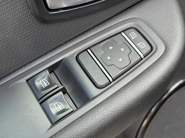 Renault CLIO 0.9 TCE ZEN *JAAR GARANTIE * APK 09-2026* AIRCO NAVIGATIE BT DAB PDC