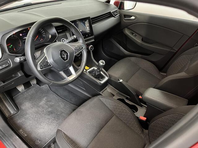 Renault CLIO 1.0 TCe 100pk Experience Demo! | Navigatie Climate Control Cruise control Lichtmetalen Velgen Parkeer Sensoren Extra Getint glas 5 deurs