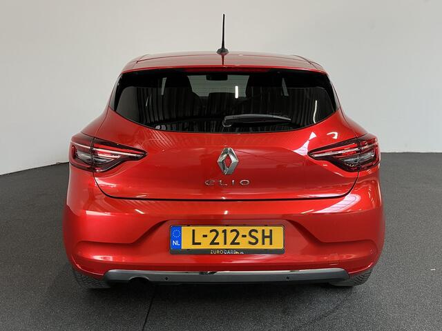 Renault CLIO 1.0 TCe 100pk Experience Demo! | Navigatie Climate Control Cruise control Lichtmetalen Velgen Parkeer Sensoren Extra Getint glas 5 deurs