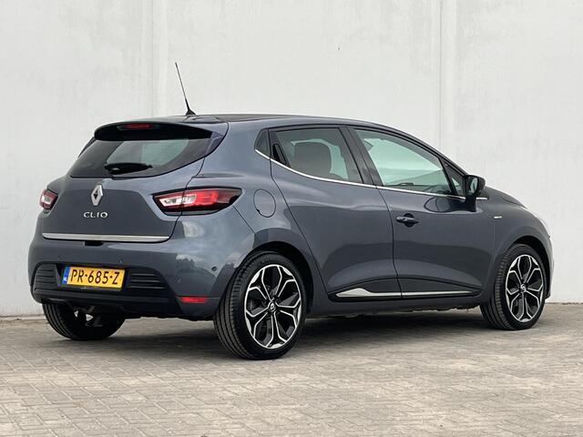 Renault CLIO TCe 120 Bose / Achteruitrijcamera / Parkeersensoren voor & achter & zij / 100% Dealer onderhouden / Cruise Control / R - Link Navigatie / Automatische Airco / Stoelverwarming