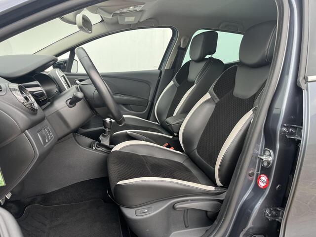 Renault CLIO TCe 120 Bose / Achteruitrijcamera / Parkeersensoren voor & achter & zij / 100% Dealer onderhouden / Cruise Control / R - Link Navigatie / Automatische Airco / Stoelverwarming