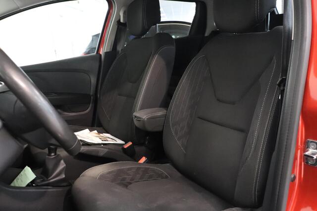 Renault CLIO Estate 0.9 TCe Limited | Airco | Parkeersensor | Navigatie | Bluetooth | All season banden | Cruise control | DAB+ |