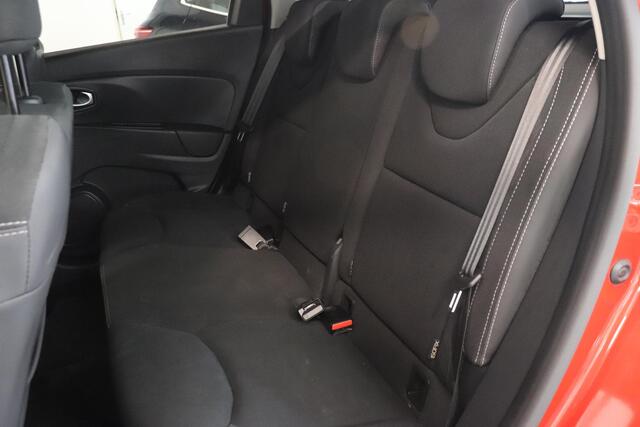 Renault CLIO Estate 0.9 TCe Limited | Airco | Parkeersensor | Navigatie | Bluetooth | All season banden | Cruise control | DAB+ |