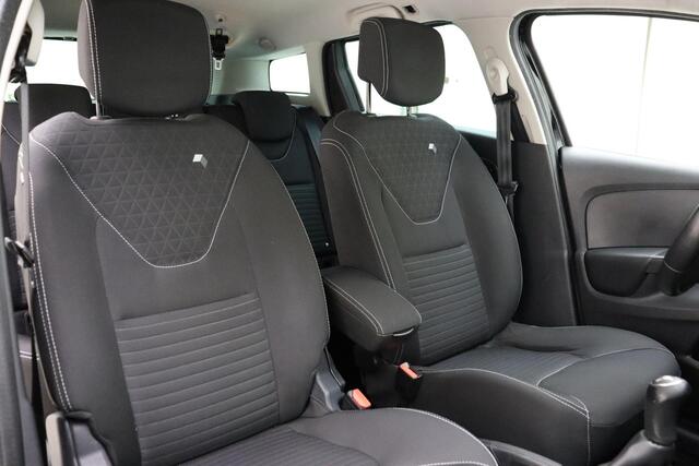 Renault CLIO Estate 0.9 TCe Limited | Navigatie | Trekhaak | Lichtmetalen velgen | Camera | Bluetooth | Cruise control | Dakrails | Lichtmetalen velgen