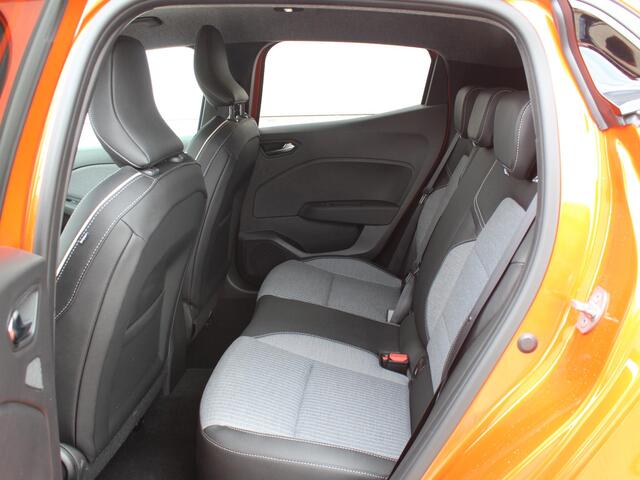 Renault CLIO 1.0 TCe 90 GPF techno / Navigatie + Draadloos Apple Carplay & Android Auto / Climate Control / Stuur- en Stoelverwarming / Achteruitrijcamera /