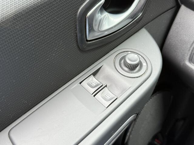Renault CLIO BWJ 2016 0.9 TCe 90 PK Eco2 Limited TREKHAAK | NAVI | CLIMA | CRUISE | KEYLESS | BLUETOOTH | CAMERA | LMV | PDC