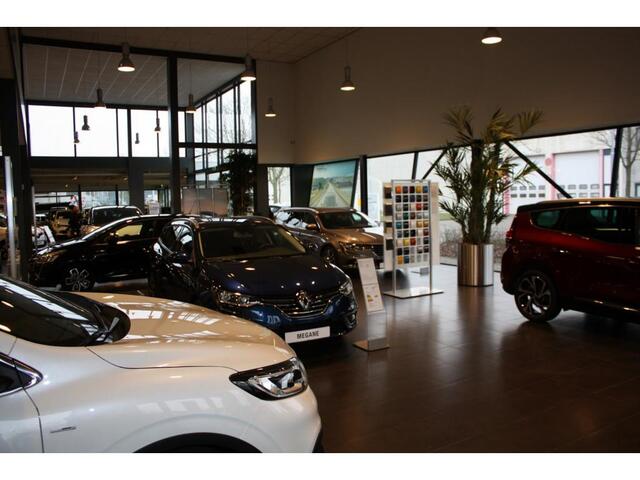 Renault CLIO Estate 1.2 TCe 120 Intens AUTOMAAT / DEALER OND. / NAVI / BOSE / PDC 360 / DAKRAILS / KEYLESS / DAB / BLUETHOOT / CRUISE / ELEC RAMEN V+A / CLIMATE / CRUISE / 17'' LMV