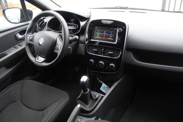 Renault CLIO Estate 0.9 TCe Limited Navigatie/Parkeersensoren/Cruise control/Keyless/Bluetooth/Airco/Bass reflex audio/Elektrische ramen/Elektrisch verstelbare spiegels/16'' Lichtmetalen velgen.
