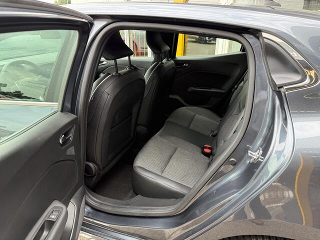 Renault CLIO 1.6 E-Tech Hybrid 140 Intens
