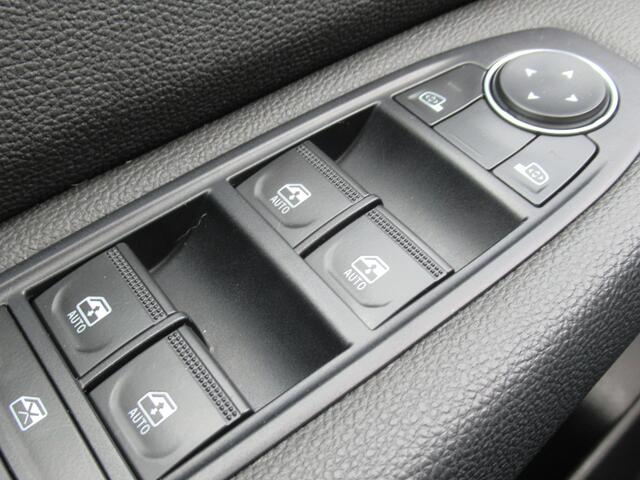 Renault CLIO 1.0 TCe Intens, Full LED / Carplay + Android Auto / Climate control / Camera + sensoren