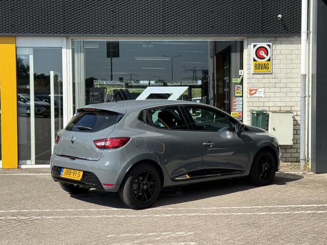 Renault CLIO 0.9 TCe Limited Comfort | Navigatie | Climate Control | Key-less | DAB | Parkeersensoren | Cruise Control | Lichtmetaal | Stoelverwarming |