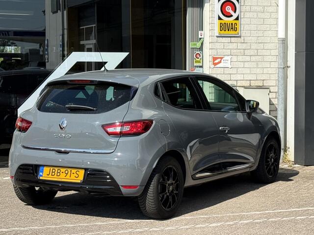 Renault CLIO 0.9 TCe Limited Comfort | Navigatie | Climate Control | Key-less | DAB | Parkeersensoren | Cruise Control | Lichtmetaal | Stoelverwarming |
