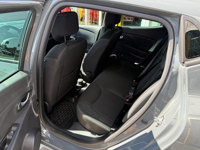 Renault CLIO 0.9 TCe Limited Comfort | Navigatie | Climate Control | Key-less | DAB | Parkeersensoren | Cruise Control | Lichtmetaal | Stoelverwarming |