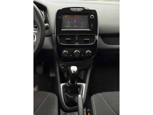 Renault CLIO Estate 0.9 TCe Limited Afneembare trekhaak - A. Camera - Navigatie - Getint glas