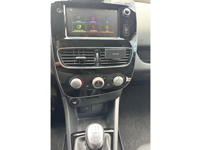 Renault CLIO 0.9 TCE LIMITED / Navi / Bluetooth