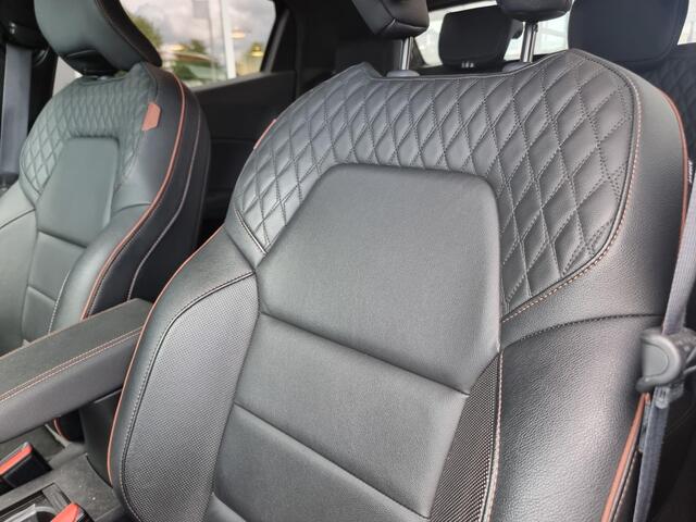 Renault CLIO 1.0 TCe Initiale Paris | Bose audio | Lederen bekleding | Stoelverwarming |