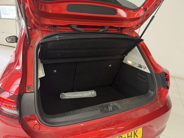 Renault CLIO 1.0 TCe Zen | Parkeersensoren achter | Cruise Control | Apple CarPlay / Android Auto | DAB+ |