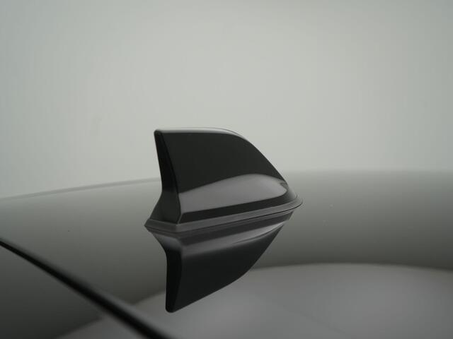 Renault CLIO TCe 90 Techno - RIJKLAARPRIJS - All Seasonbanden - Achteruitrijcamera - Dealeronderhouden - 17 inch velgen