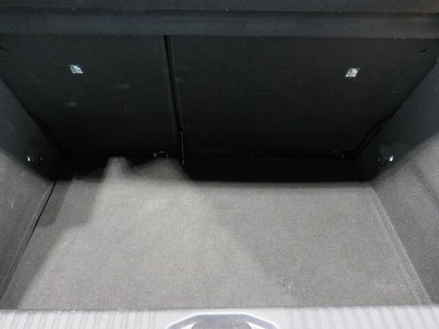 Renault CLIO 1.0 TCe 90 Techno *DEALER ONDERHOUDEN* *17" LMV + Groot scherm!* - Camera, allseasons, volledig digitaal instrumentenpaneel