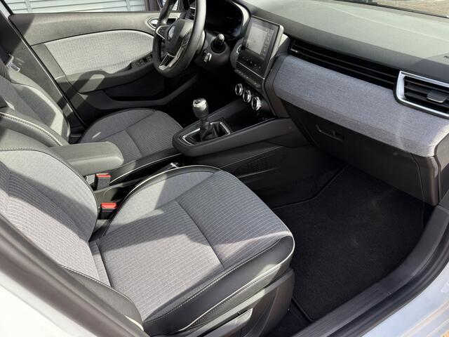 Renault CLIO 1.0 TCe 90 GPF techno | Pack Winter | weinig km's | tijdelijk gratis Top Afleverpakket twv Eur 695