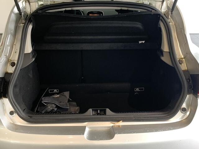 Renault CLIO 0.9 TCe Limited NAVIGATIE | TREKHAAK | PARKEERSENSOREN ACHTER | LICHTMETALEN VELGEN