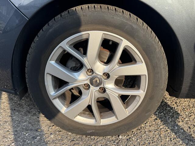 Renault CLIO 0.9 TCe Limited // NAVI // PDC // AIRCO // KEY LESS ENTRY // CRUISE // BLUETOOTH //