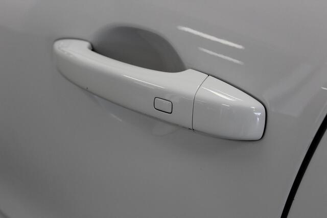 Renault CLIO 1.3 TCe Intens | TREKHAAK | DAB-RADIO | NAVIGATIE | PDC-A | LED | CRUISE | CLIMA | KEYLESS |