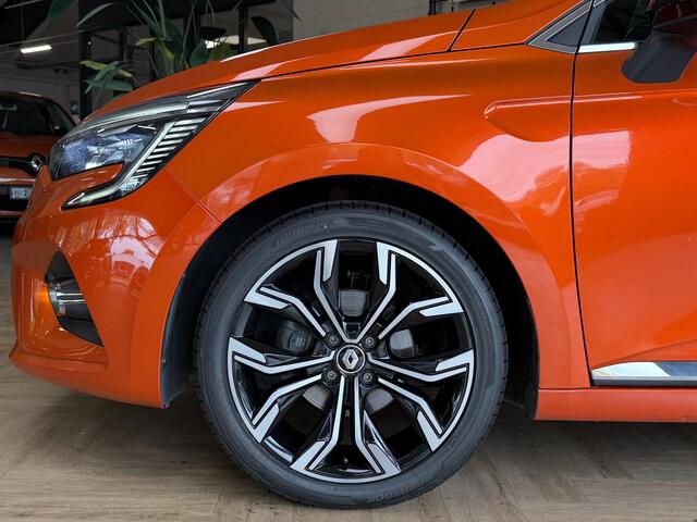 Renault CLIO 1.0 TCe 90pk Automaat | Groot Navi | 360 | 17" | PDC V+A | Stoel & stuur verwarming | Keurig nette auto | 4 Nieuwe Banden.