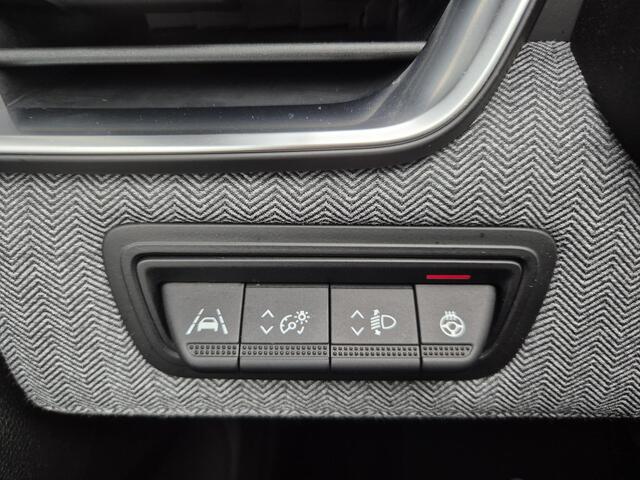 Renault CLIO 1.0 TCe 90 Techno Handgeschakeld / Pack winter / Allseason banden / Navigatie via Apple Carplay of Android Auto / Achteruitrijcamera / Stuur-, en Stoelverwarming / Keyless Entry/Start / Cruise control / Draadloze telefoon lader /