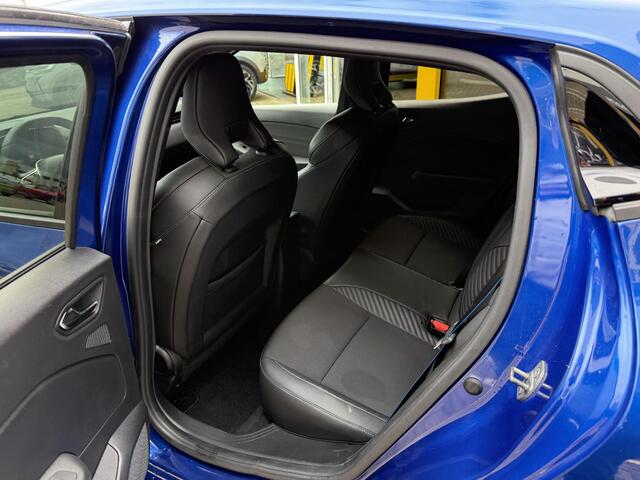 Renault CLIO 1.6 E-Tech Full Hybrid 145 esprit Alpine | 360 graden camera | Bose Audio | Cruise adaptief |