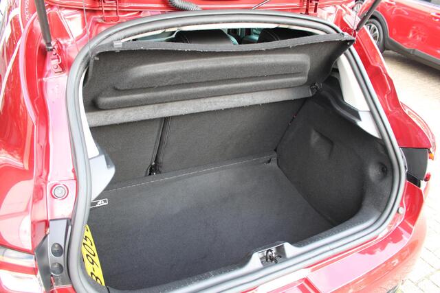 Renault CLIO 0.9 TCe Intens | Dealer onderhouden