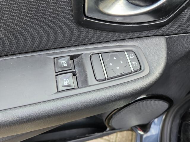 Renault CLIO 0.9 TCe Limited