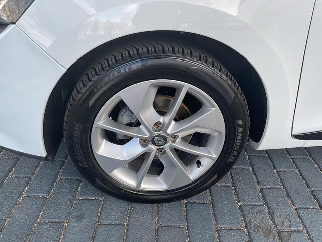 Renault CLIO 0.9 TCe Eco2 Limited AIRCONDITIONING / NAVIGATIE /CRUISE CONTROL / PARKEERSENSOREN / BLEUTOOTH
