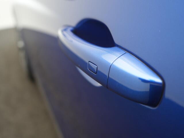 Renault CLIO TCe 100 Intens - RIJKLAARPRIJS - Achteruitrijcamera - Cruise Control - Dealeronderhouden