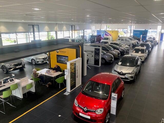 Renault CLIO 1.0 TCe Intens | Parkeersensoren achter | ECC | | incl. Bovag rijklaarpakket met 12 maanden garantie |