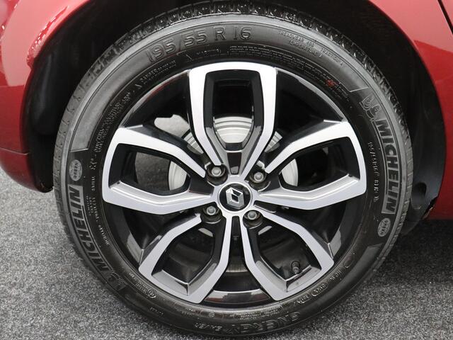 Renault CLIO 0.9 TCe Intens Airco auto, Bluetooth, Boordcomputer, Cruise control, Elek. Stabiliteits Programma, Elek. remkrachtverdeling, Parkeersensoren achter, Start/stop systeem De Renault Clio 0.9 TCe Intens combineert Franse flair met slimme efficiëntie. Compact