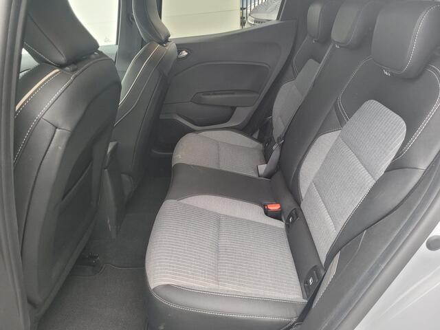 Renault CLIO 1.6 E-Tech Full Hybrid 145 techno | Groot Navi | Camera | 17 Inch