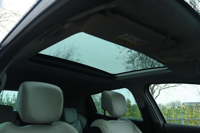 Renault CLIO 1.2 TCE AUT. INITIALE PARIS | PANO | LED | NAVI | CAMERA | BOSE | LMV | PRIVACY | CRUISE | CLIMATE