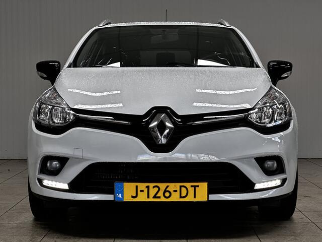 Renault CLIO Estate 0.9 TCe Limited/ 16'' LMV/ Apple + Android/ DAB+/ Keyless/ Navi/ Airco/ Cruise/ Elek. pakket/ Isofix/ Bluetooth/ Armsteun/ Multi. LEDER. Stuur/ Mistl./ PDC/ Chroom/ Extra getint glas.