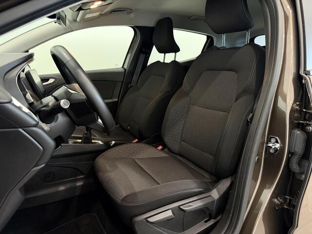 Renault CLIO 1.0 TCe 100 Zen | Navigatie | Airco | Cruise Control | Parkeersensoren | Trekhaak | All season banden | Apple Carplay/Android Auto