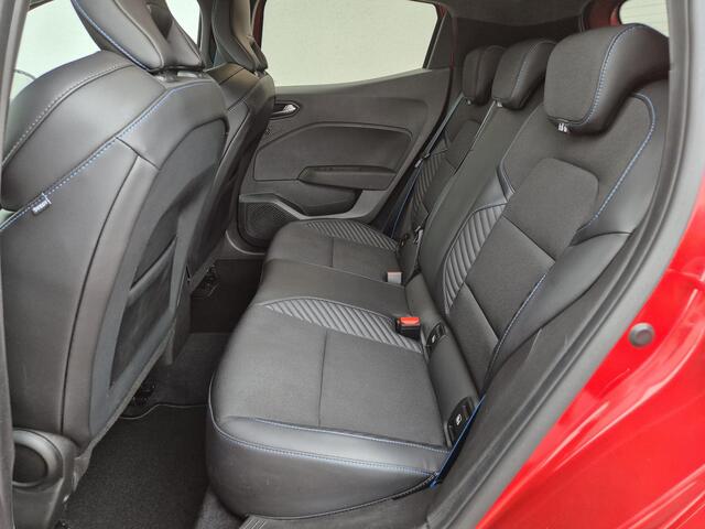 Renault CLIO 1.0 TCe 90 GPF esprit Alpine / Pack Premium Sound BOSE / Apple Carplay Android Auto / Adaptief CC / Keyless Entry/Start / Climate control / Achteruitrijcamera / Bose Audio Systeem / Lichtmetalen wielen 17" /