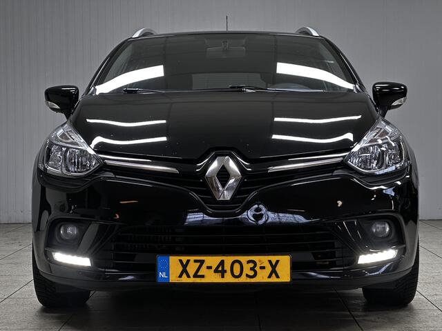 Renault CLIO Estate 0.9 TCe Limited/ 16'' LMV/ Apple + Android/ Extra getint glas/ DAB+/ Keyless/ Navi/ Airco/ Cruise/ Bluetooth/ Armsteun/ Multi. LEDER. Stuur/ Mistl./ PDC/ Dakrails/ Chroom.