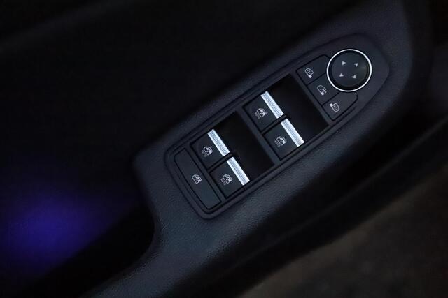 Renault CLIO 1.0 TCe Intens 101PK Half Leder Sfeerverlichting 17 inch LMV Full LED Climate Cruise Control Navigatie Carplay Android Parkeersensor Rijstrooksensor