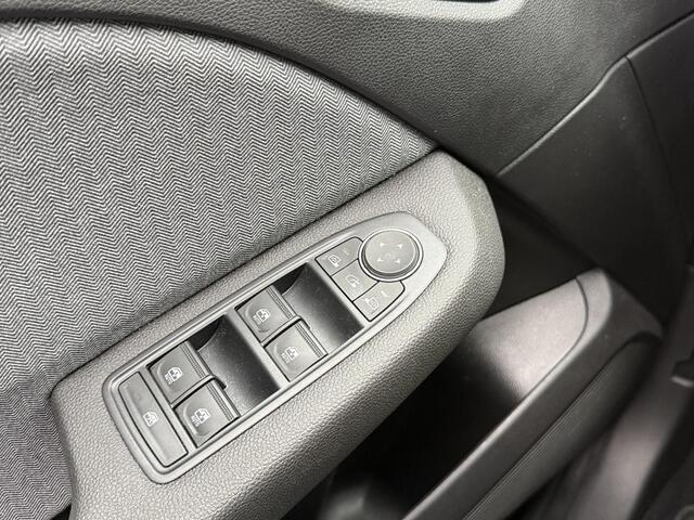 Renault CLIO 1.6 E-Tech Full Hybrid 145 techno | NAP | 360 graden camera | Navigatie | Climate Control | DAB | Key-less | Cruise | Lichtmetaal |