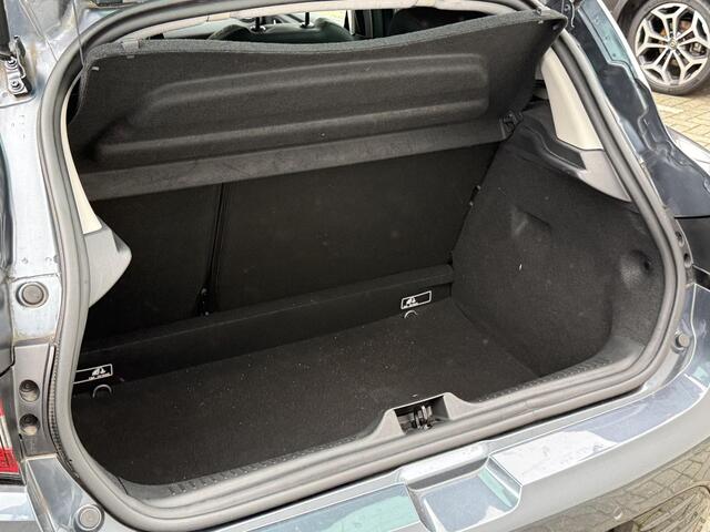 Renault CLIO 0.9 TCe Limited | Parkeerhulp | Navigatie | Dealer Onderhouden